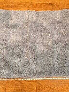 Luxury Gray Faux Fur Bath Mat - Plush Comfort